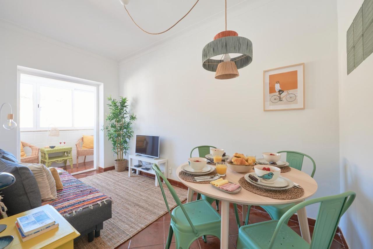 Central & Sunny 2Br Apt Near Beach, By Timecooler Setúbal Dış mekan fotoğraf