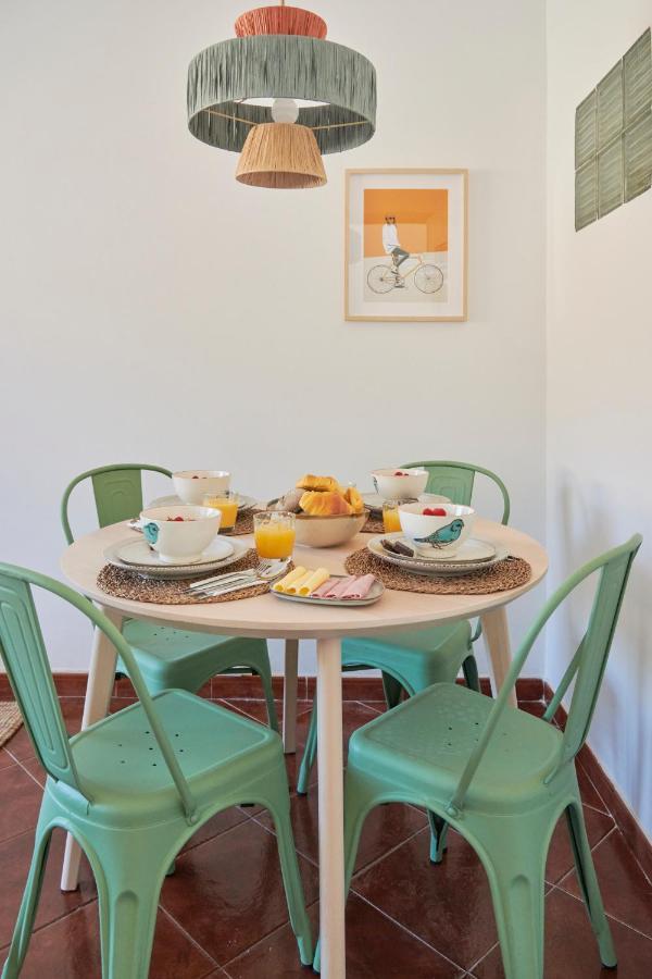 Central & Sunny 2Br Apt Near Beach, By Timecooler Setúbal Dış mekan fotoğraf