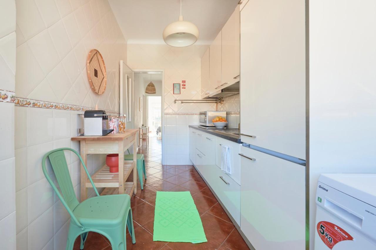 Central & Sunny 2Br Apt Near Beach, By Timecooler Setúbal Dış mekan fotoğraf