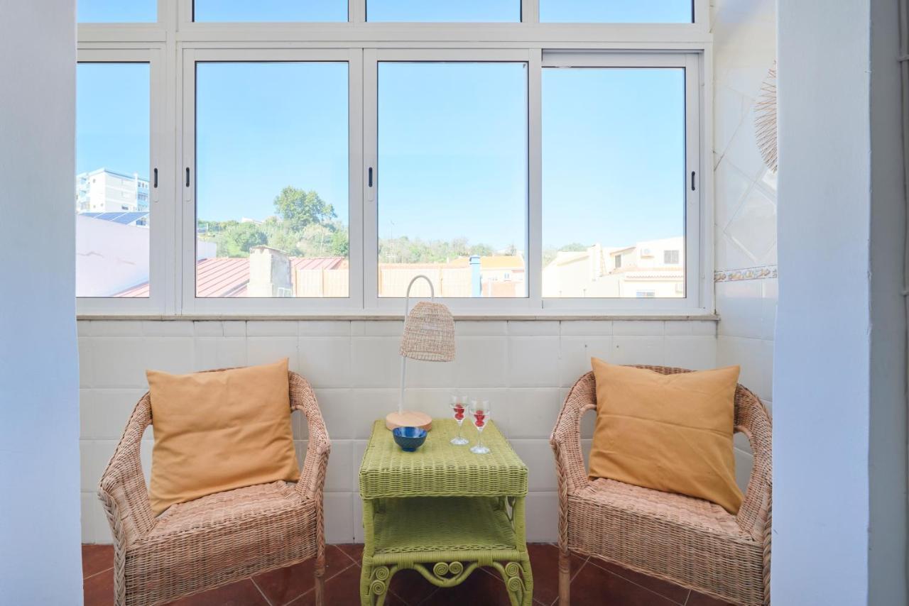 Central & Sunny 2Br Apt Near Beach, By Timecooler Setúbal Dış mekan fotoğraf