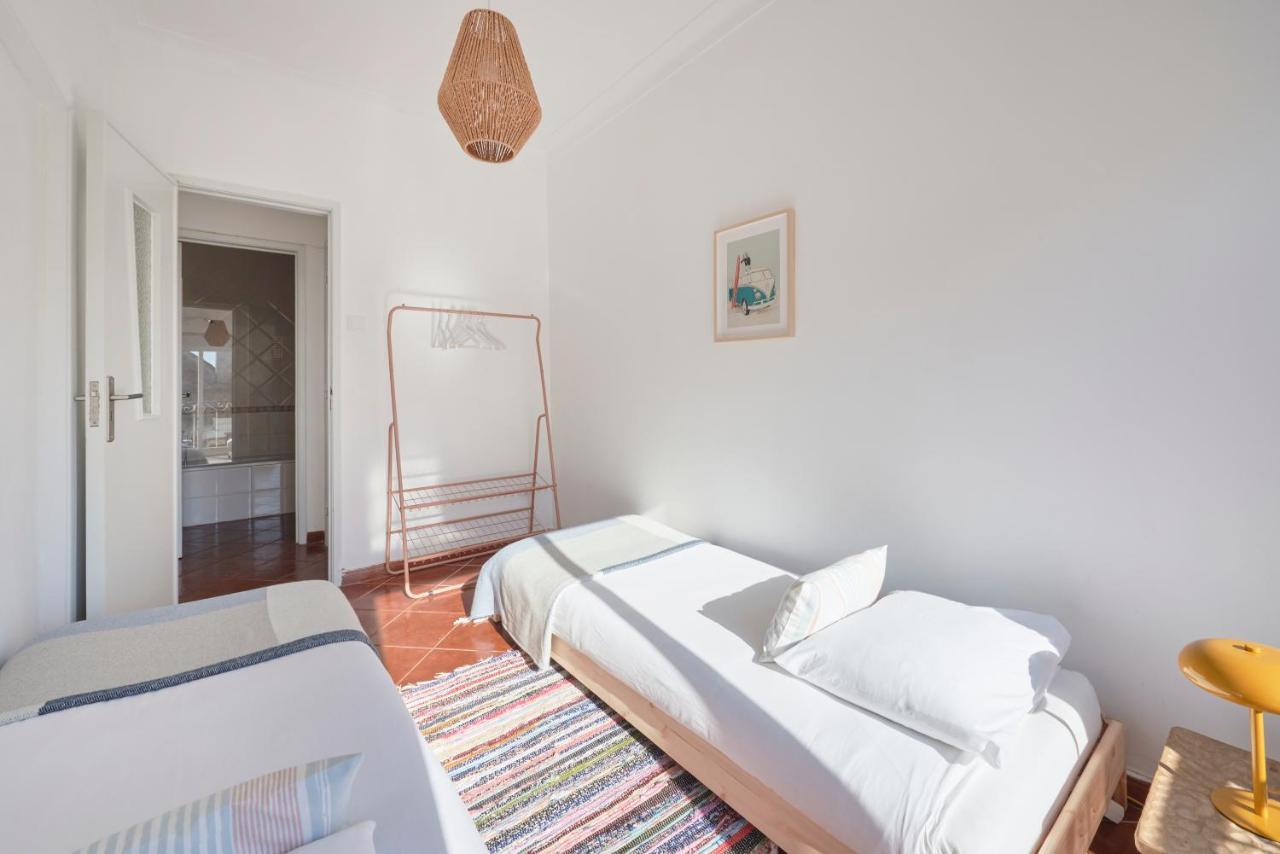 Central & Sunny 2Br Apt Near Beach, By Timecooler Setúbal Dış mekan fotoğraf