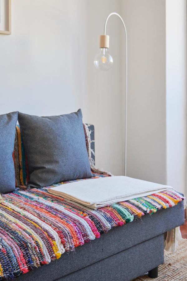 Central & Sunny 2Br Apt Near Beach, By Timecooler Setúbal Dış mekan fotoğraf